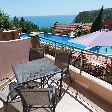 Green, Quiet And Beautiful 1 Apartment Kavarna Exterior photo