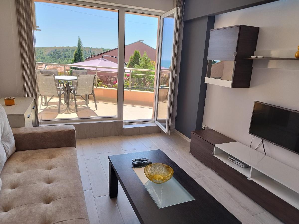 Green, Quiet And Beautiful 1 Apartment Kavarna Exterior photo